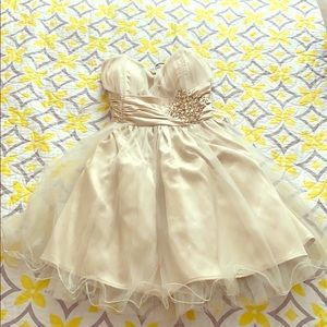 Beautiful dress for wedding parties and coctails